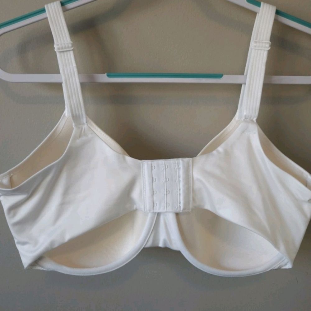 Bali Womens Ultimate Smoothing Underwire T-Shirt Bra Lightweight Convertible 40d - Picture 2 of 16